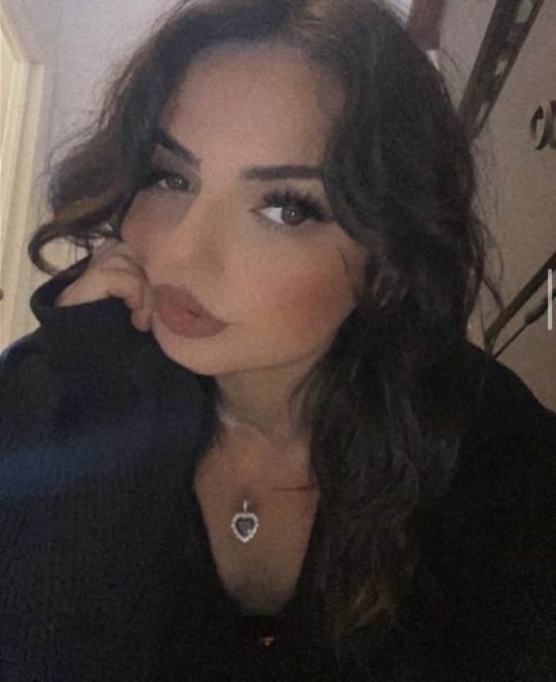 Petite Jessica exposed by her cuck boyfriend #sMbJ6O4i