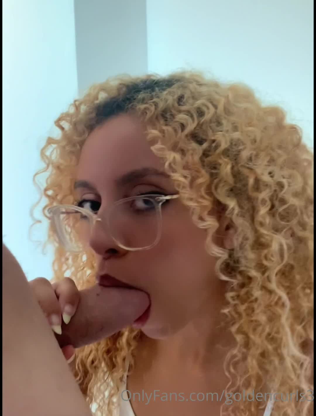 Curlygirllove porn