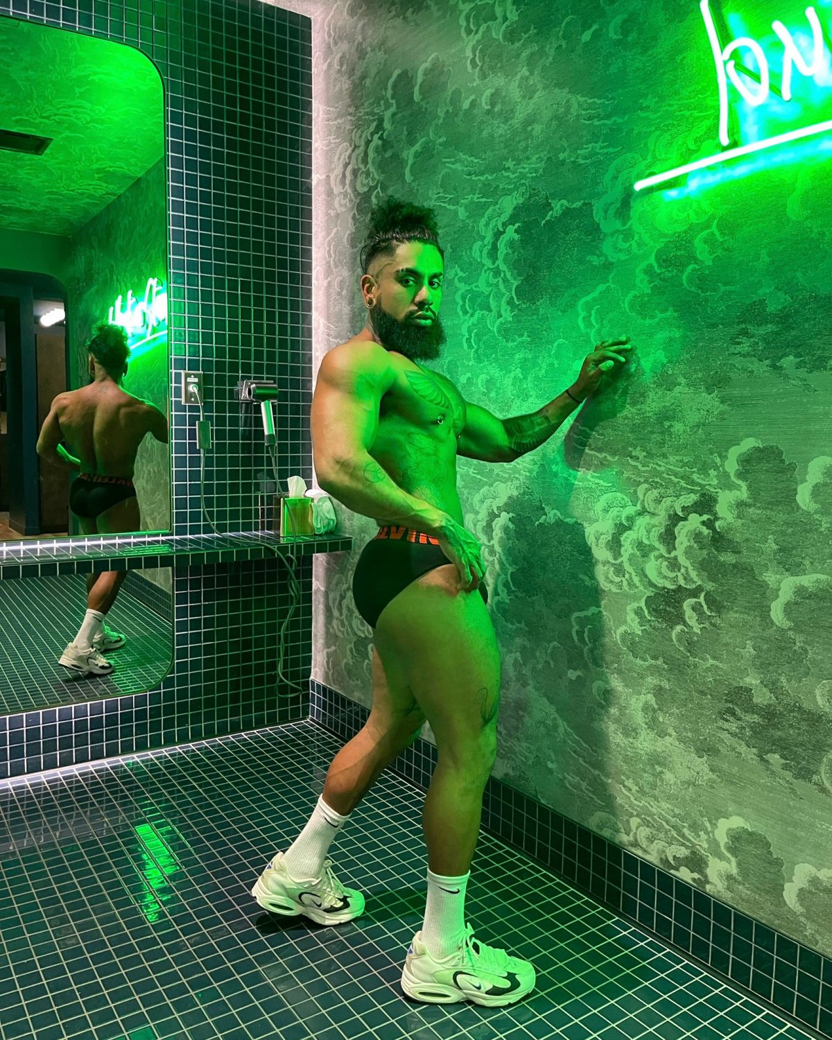 thebodyodyody pics & vids (5) #kYwcZvTa