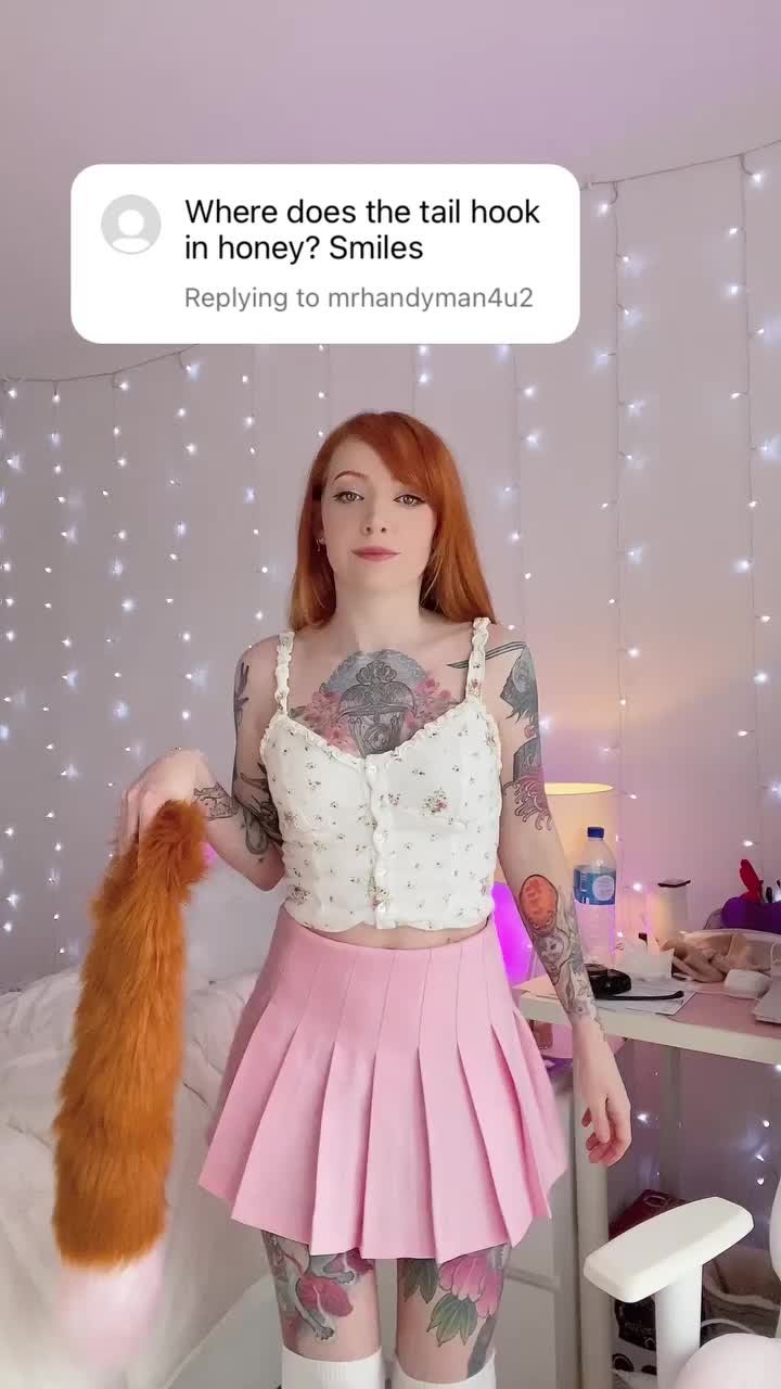Foxy lily nude