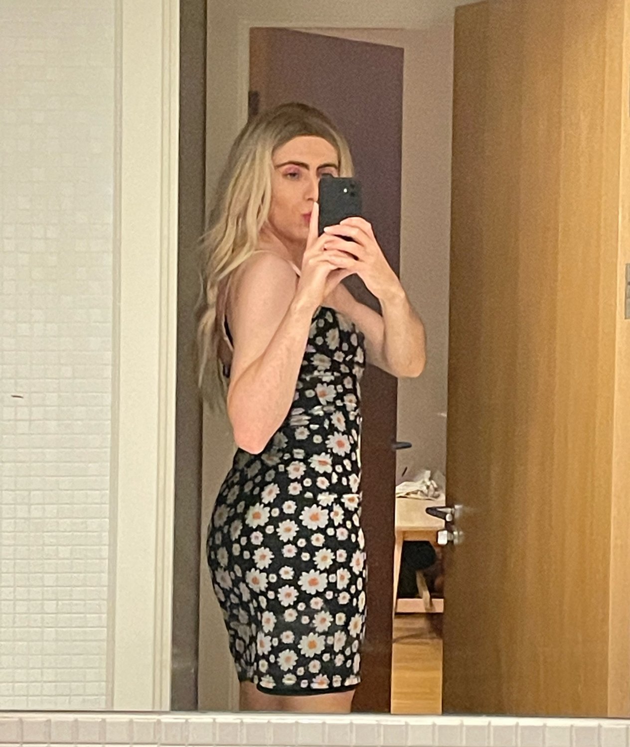 Sissy Sophie First exposure #x1FHJIX4