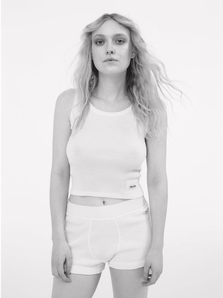 dakota-fanning-see-thru-sexy-10pics #dakotafanning #celebs #HiunHtvq