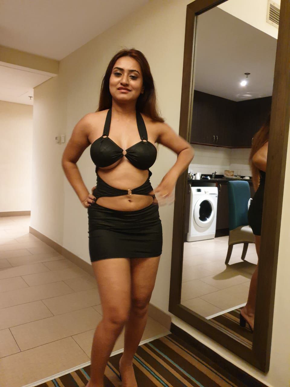41 - Desi Slut #EeqKyvqk