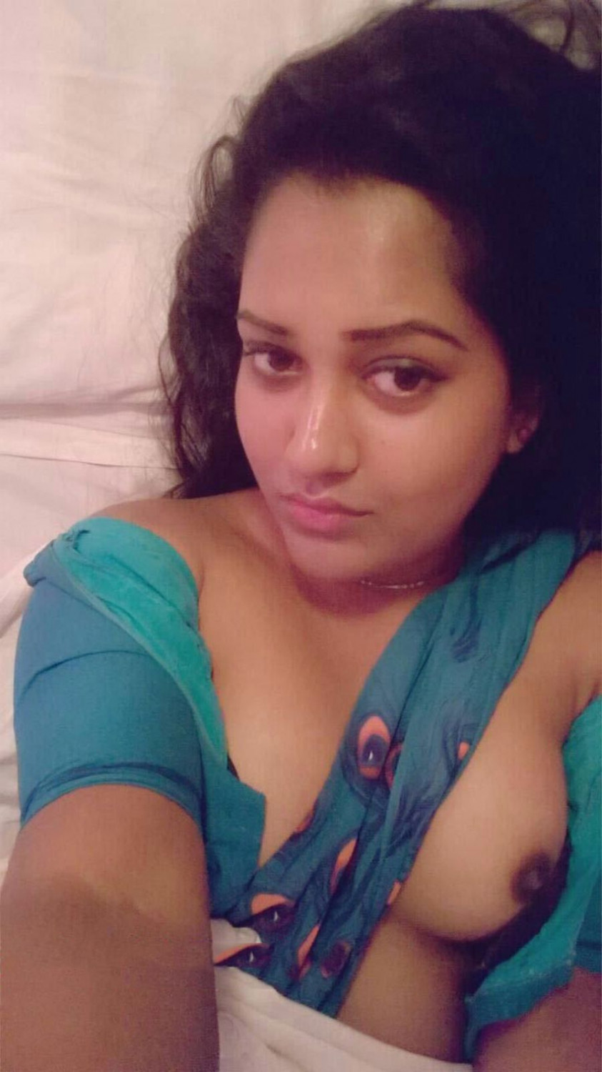 Desi Wife Saree - Porn Videos and Photos picture