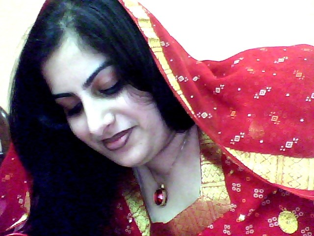 Desi curvy aunty hot #sP0IUrJF