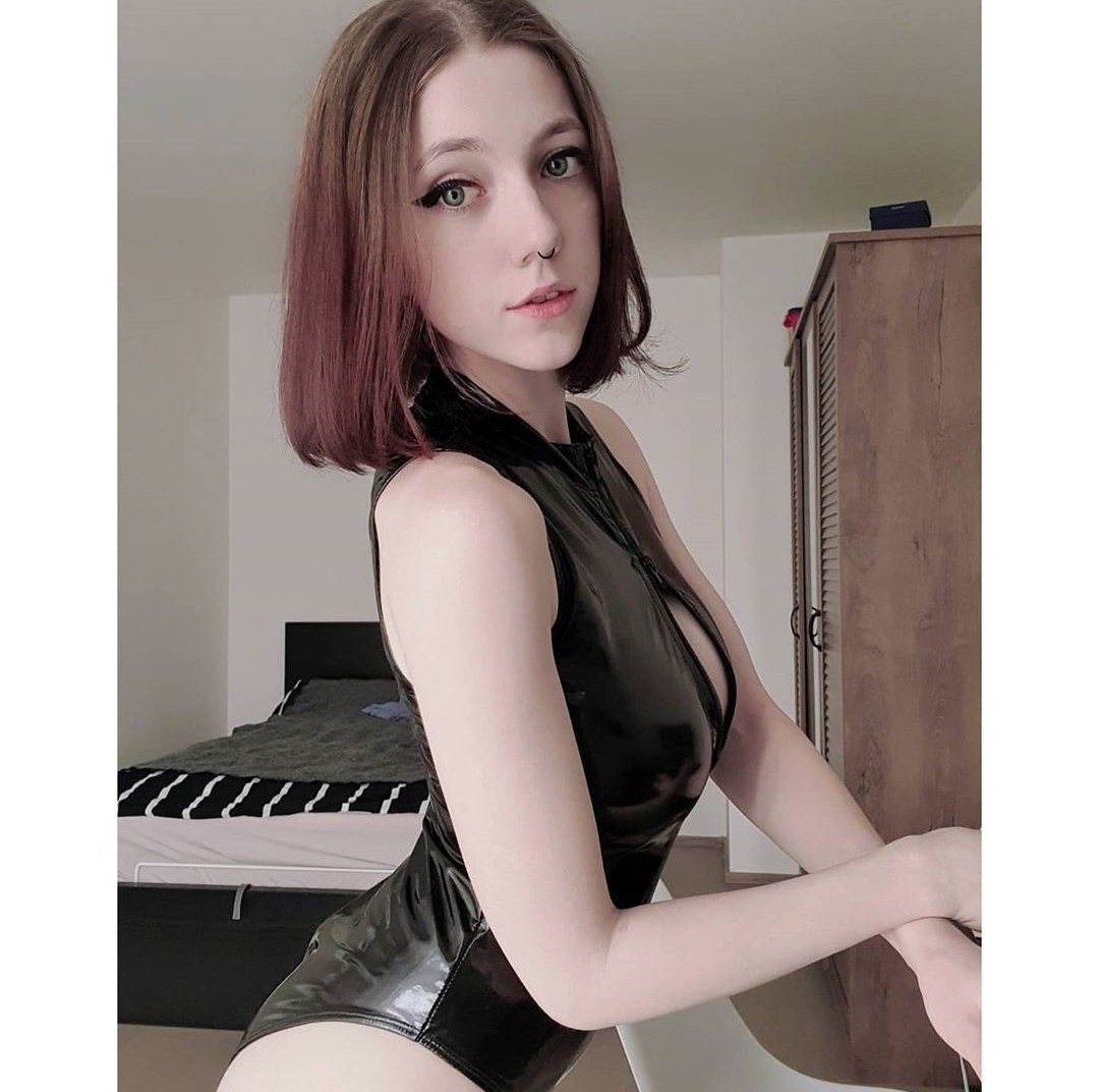 Get her + 40gb in mega Folder  #GpVweijC