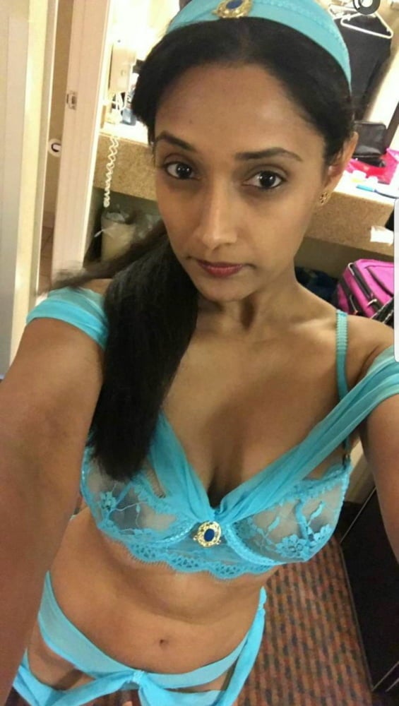 Cute Indian Slut - Exposed Indian Slut. Smile Sweetie! - Porn - EroMe