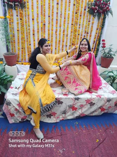 HOT INDIAN WIFE NEERU TIWARI #UugnIYWy