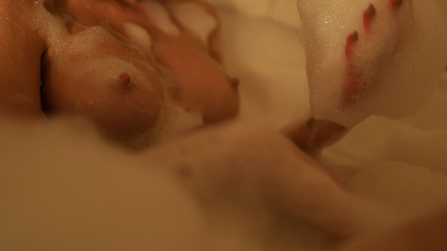 Alex Shai Nude Bath Photos #Om7BMQhj