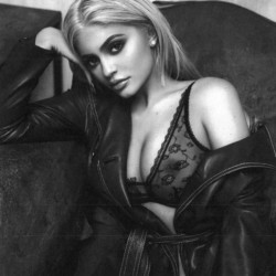 Kylie Jenner Latest ICloud Rare Leaks & Sex Tape +