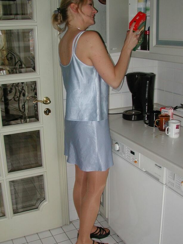 Blonde MILF night gown slut #OrCNxnbZ