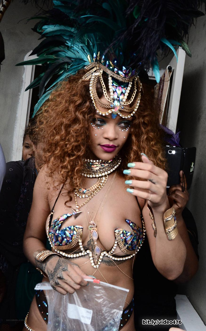 Rihanna Bikini Festival Nip Slip Photos Leaked #AACjis7L