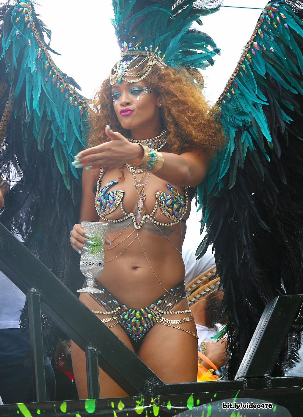 Rihanna Bikini Festival Nip Slip Photos Leaked #qkB2Iyvp