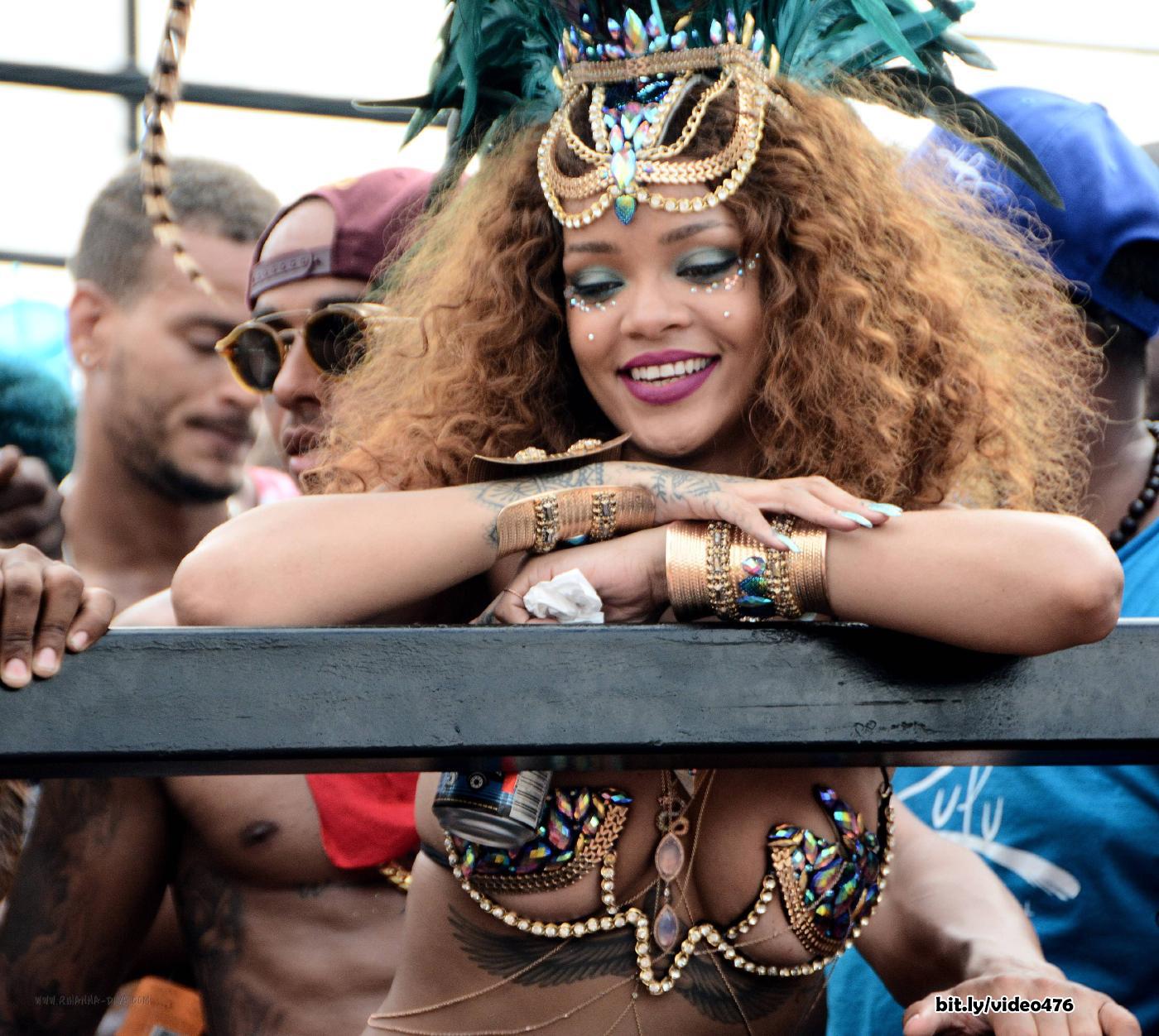 Rihanna Bikini Festival Nip Slip Photos Leaked #yuWiL81N