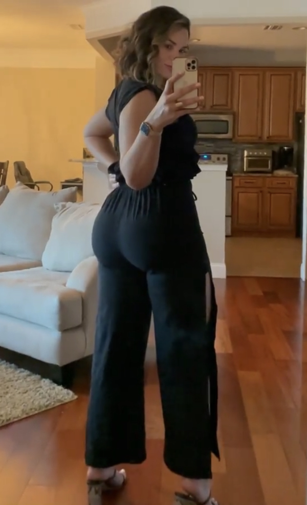 Natural fat ass! #BCR8peIb