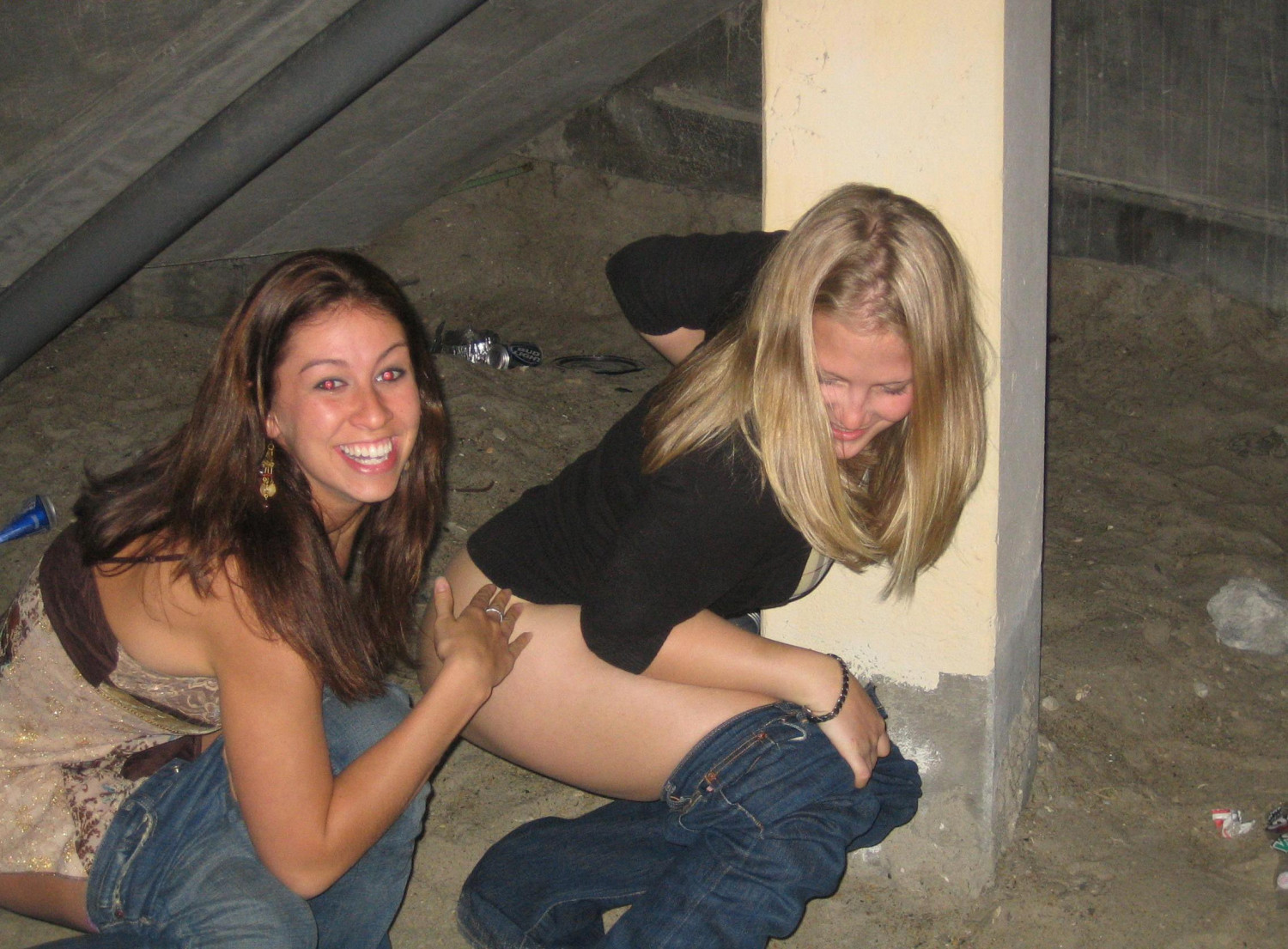 Amateur Girls Caught Peeing (part 3) - Porn pic