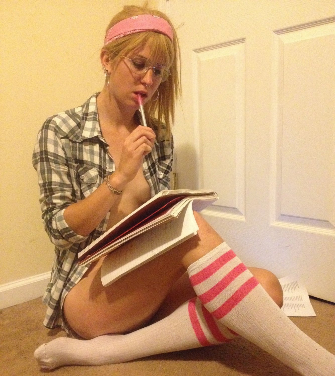 legslegslegslegs 4 #lZx9UEqI