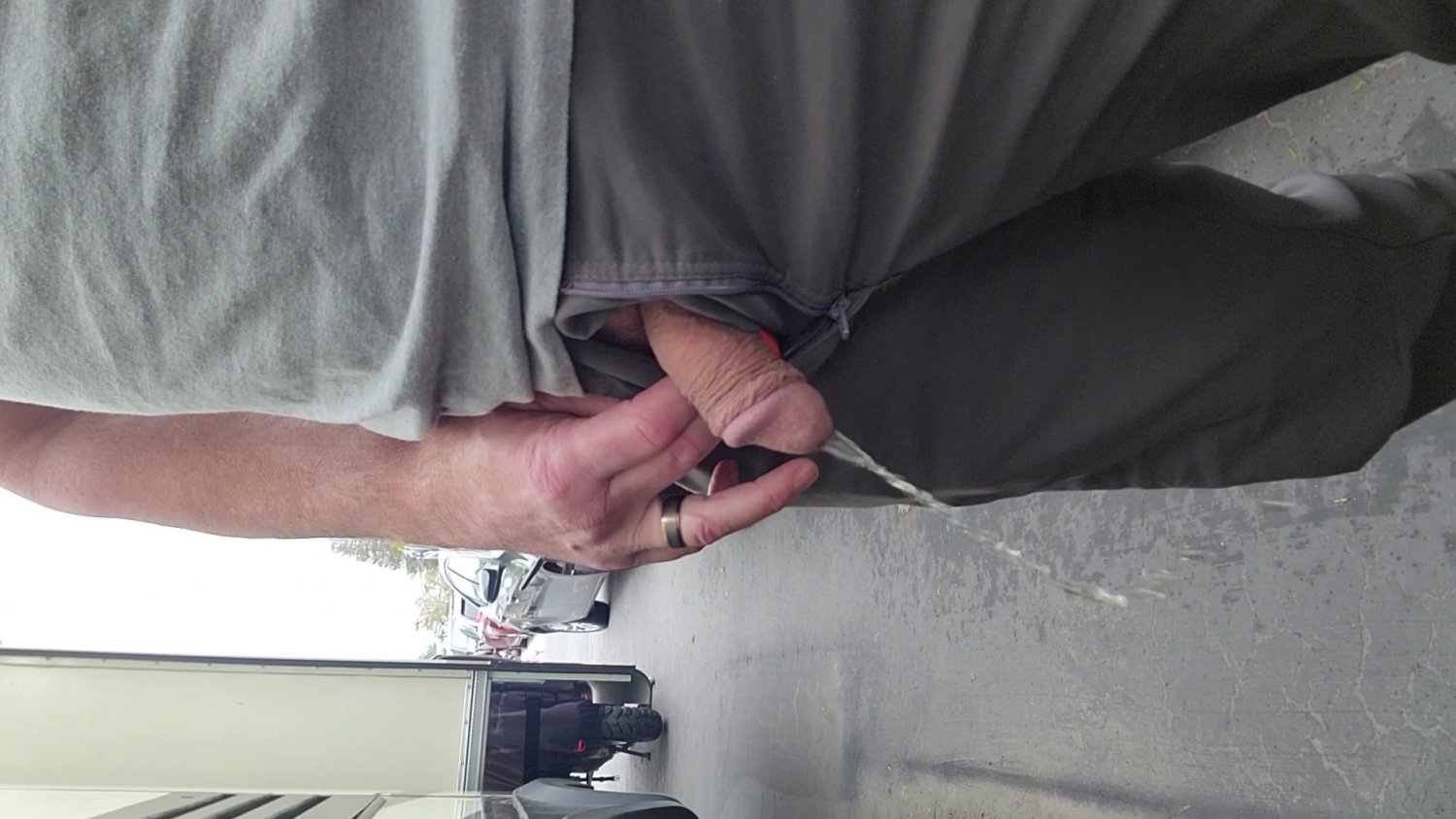 Risky outdoors pee #7Zgj8ncm