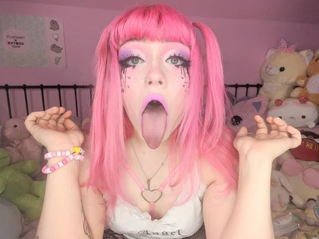 Makeup #F8XrnN1M