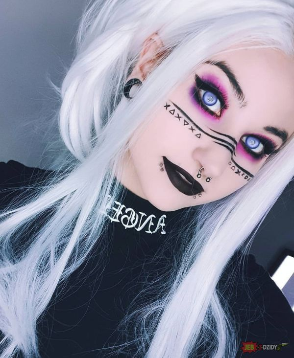 Makeup #M4OwkBFM