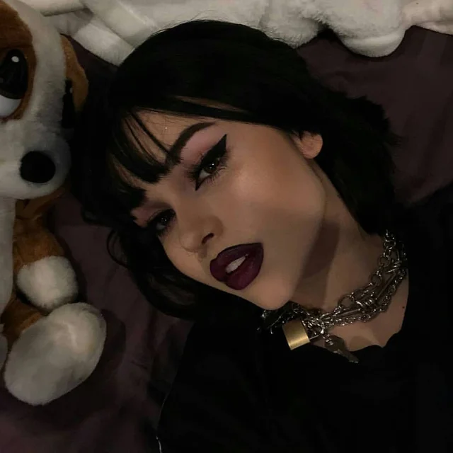 Makeup #qw7b8m4J