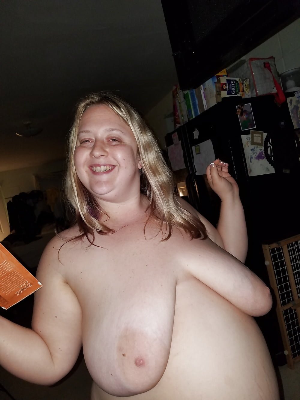 amateur naked female butt photo